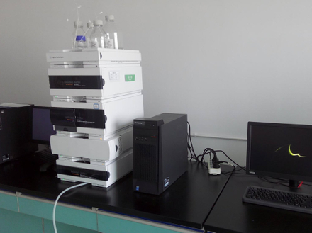 مرحلة عالية الأداء السائل